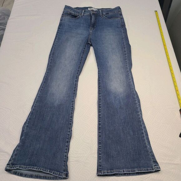 NWT Signature Levi Strauss Women’s Size W28x30L Flare High-Rise Light Wash Denim - Picture 7 of 11